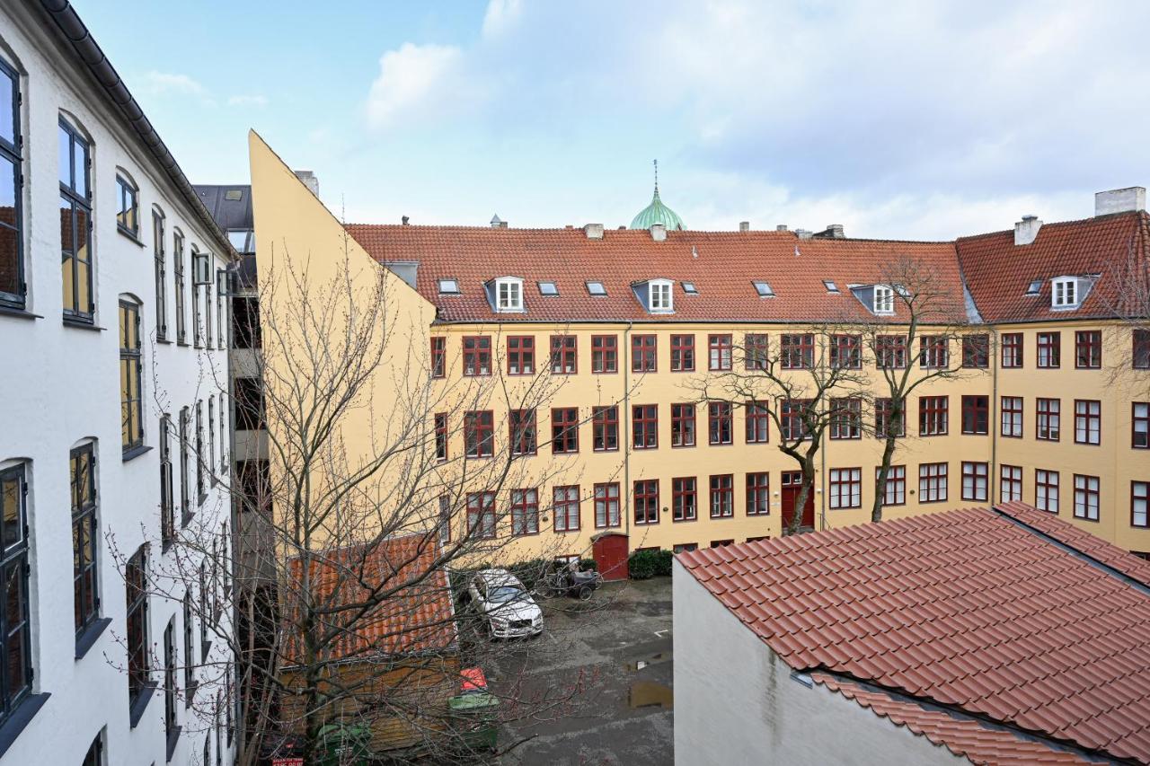 Sanders Arrow - Chic Three-Bedroom Apartment In The Middle Of Kopenhagen Buitenkant foto