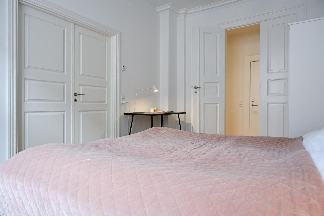 Sanders Arrow - Chic Three-Bedroom Apartment In The Middle Of Kopenhagen Buitenkant foto