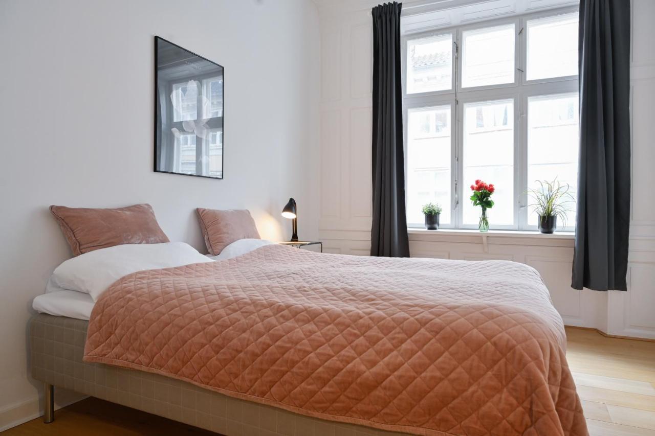 Sanders Arrow - Chic Three-Bedroom Apartment In The Middle Of Kopenhagen Buitenkant foto