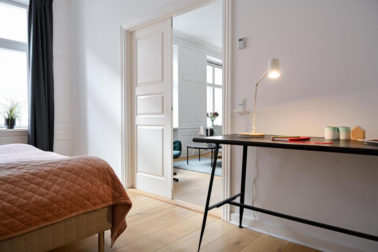 Sanders Arrow - Chic Three-Bedroom Apartment In The Middle Of Kopenhagen Buitenkant foto