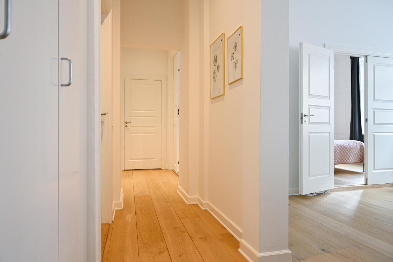 Sanders Arrow - Chic Three-Bedroom Apartment In The Middle Of Kopenhagen Buitenkant foto