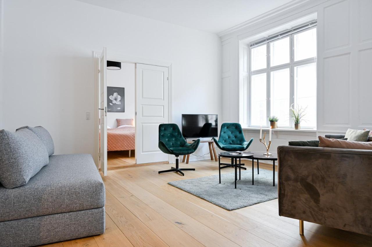 Sanders Arrow - Chic Three-Bedroom Apartment In The Middle Of Kopenhagen Buitenkant foto