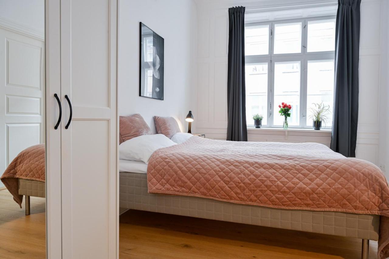 Sanders Arrow - Chic Three-Bedroom Apartment In The Middle Of Kopenhagen Buitenkant foto